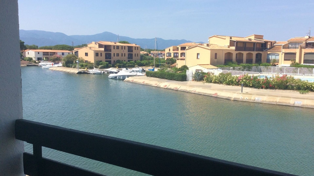 Saint-Cyprien Plage Apartment | Studio air-conditioned cabin 100 m from the beach, with lagoon view, swimming pool