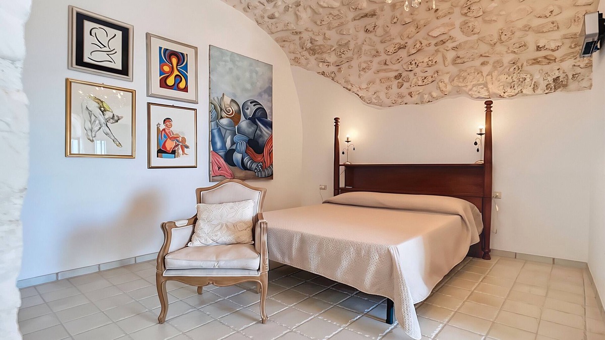 Monte Sant'Angelo Apartment | Studio 'Al Torrione 2' with Sea View and Air Conditioning