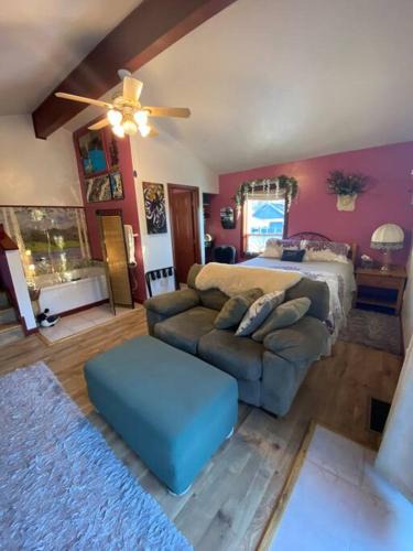 Seward Apartment | Studio-Alaska's Point of View-Private-intown