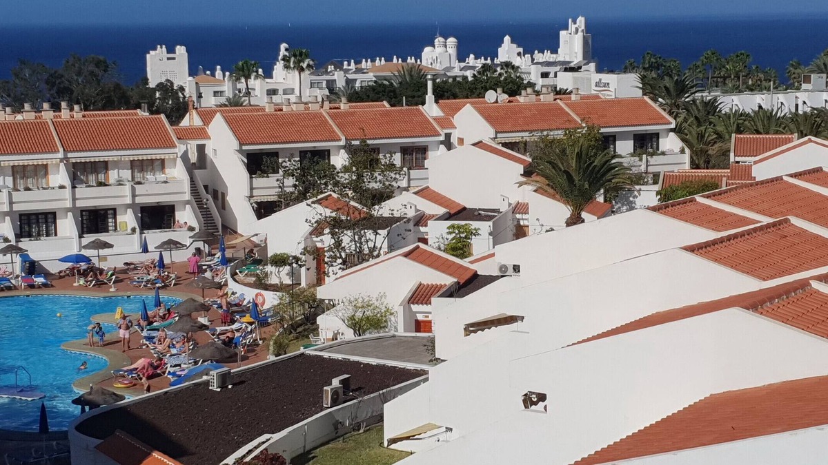 San Eugenio Apartment | Studio Apartment 'Las Americas' with Mountain View, Pool & Wi-Fi