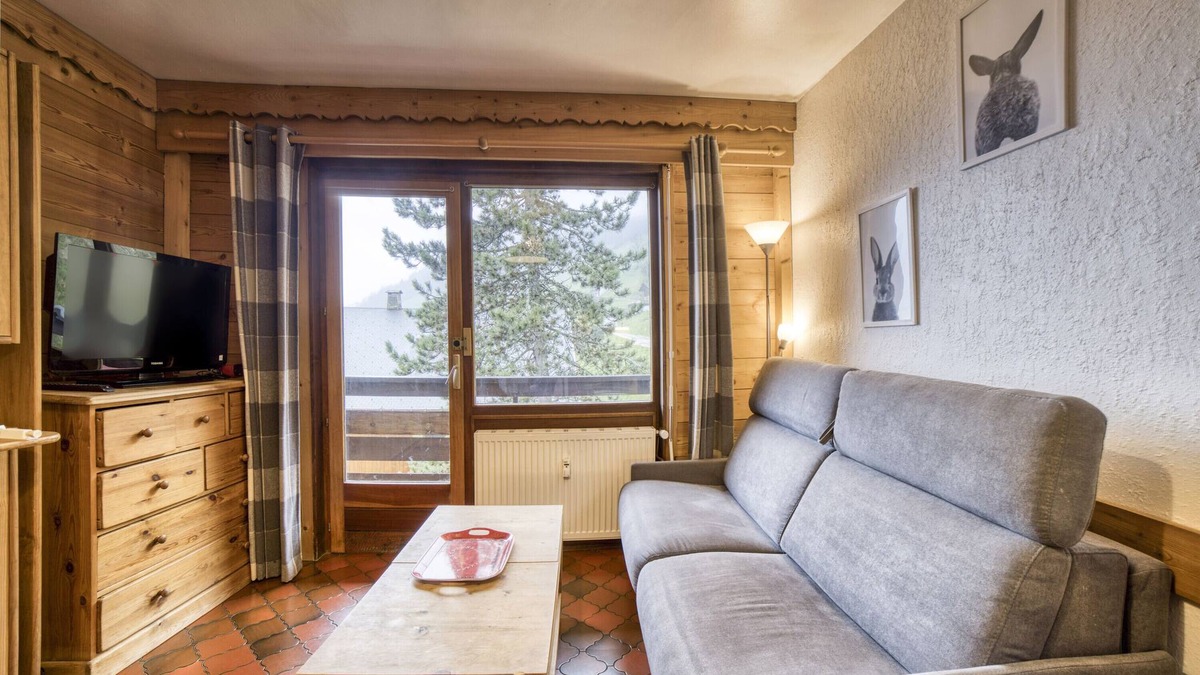 Le Grand-Bornand Apartment | Studio Apartment "Lumineux La Tournette" with Mountain View & Balcony