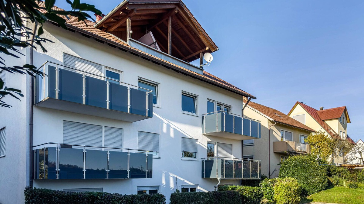 Schnetzenhausen Apartment | Studio Apartment "Ferien am See 7" with Garden & Wi-Fi