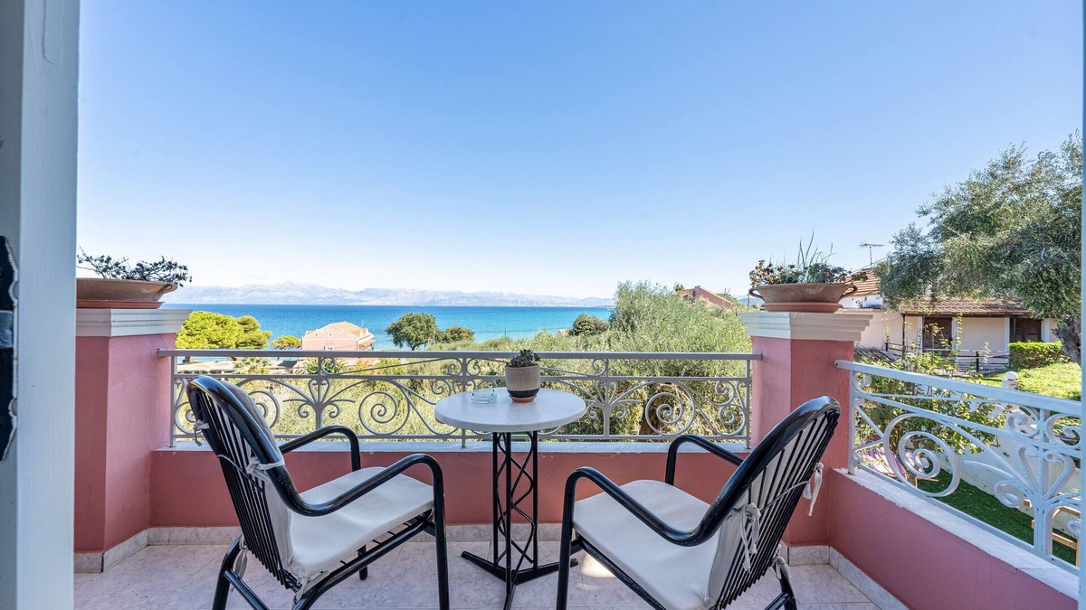 Astrakeri Apartment | Studio Apartment '5' with Sea View, Wi-Fi and Air Conditioning