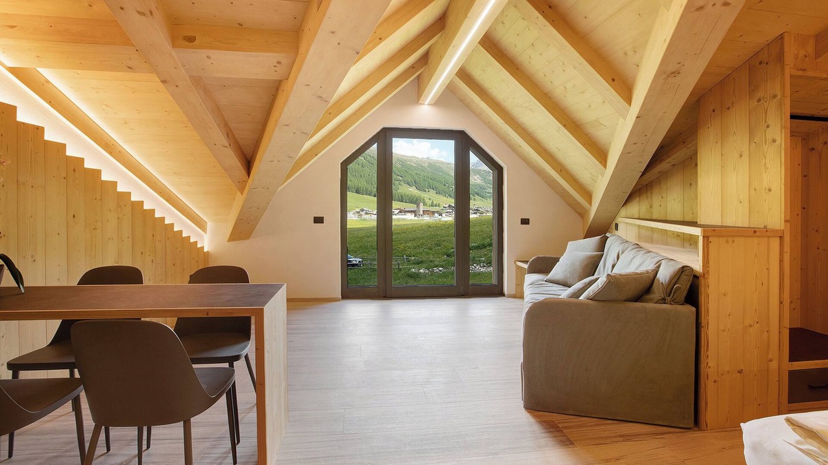Livigno Apartment | Studio Apartment 'Agriturismo Bosco D'oro 5' with Mountain View, Shared Garden and Wi-Fi