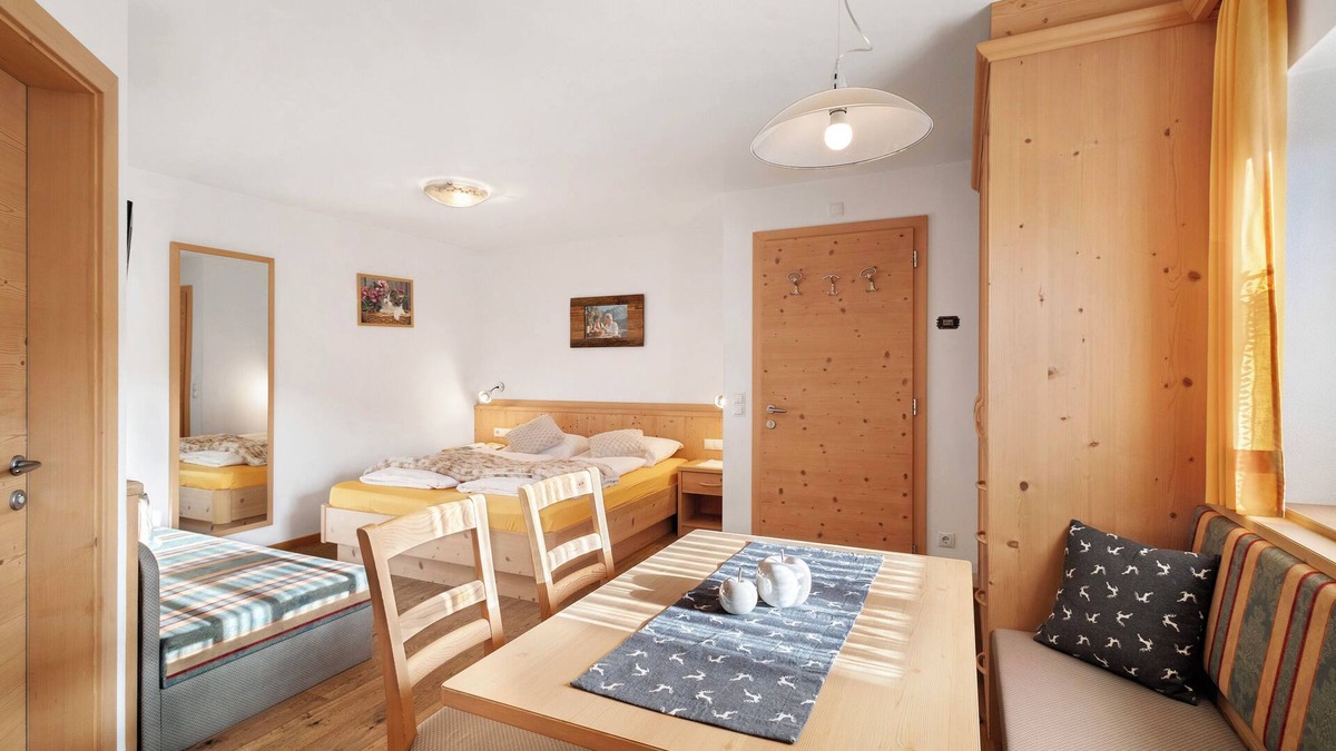 La Valle Apartment | Studio Apartment 'Apartment Ramei' with Mountain View, Shared Garden and Wi-Fi