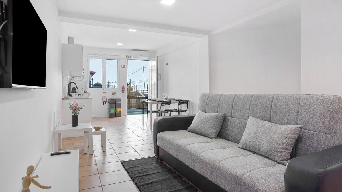 Monte Apartment | Studio Apartment 'Babosas Charm' with Mountain View, Wi-Fi and Air Conditioning