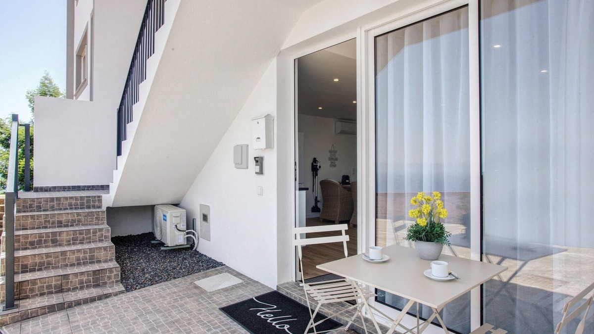 Gaula Apartment | Studio Apartment 'Casa Belavista' with Sea View, Wi-Fi and Air Conditioning