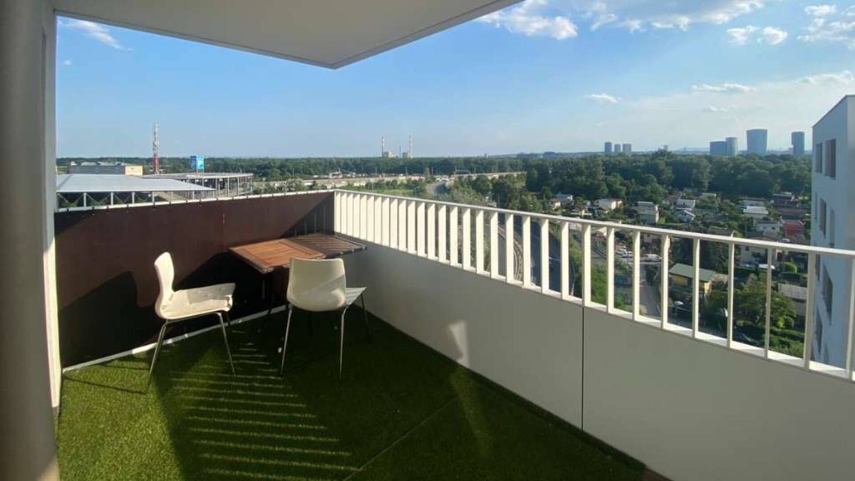 Vienna Apartment | Studio Apartment "Die Schöne Donau" with Balcony & Wi-Fi
