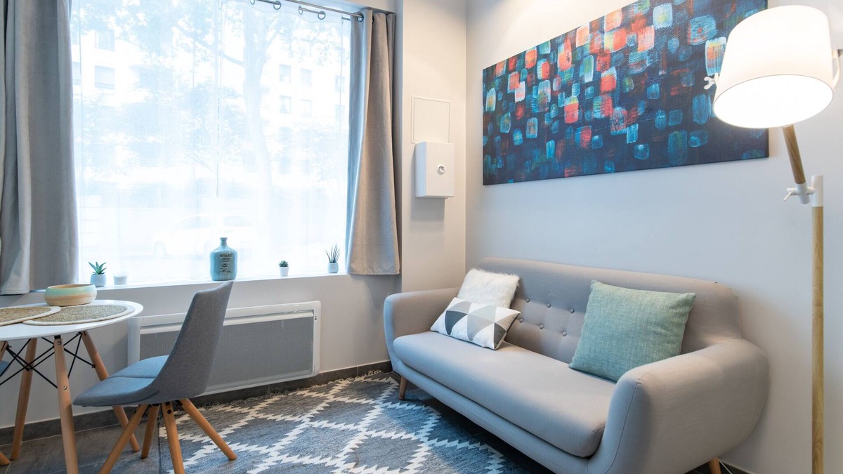 Villette Gare Apartment | Studio-Apartment-Ensuite with Shower-Street View-Studio avec Mezzanine