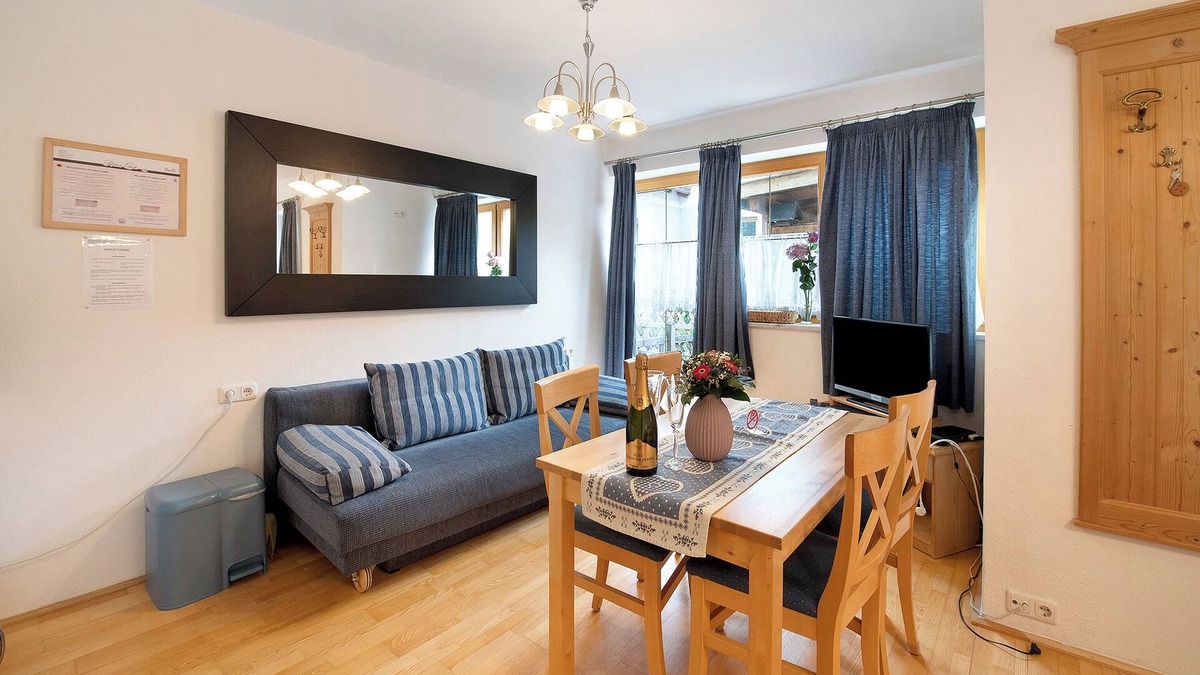 Filzmoos Apartment | Studio Apartment "Haus Lowe Erdgeschoss Nr. 1" with Mountain View & Terrace