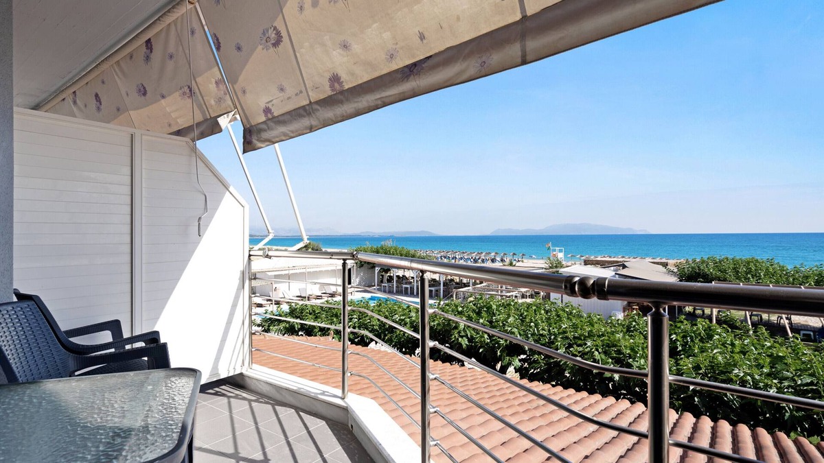 Pidima Kyras Apartment | Studio Apartment 'Iguana 4' with Sea View, Wi-Fi and Air Conditioning