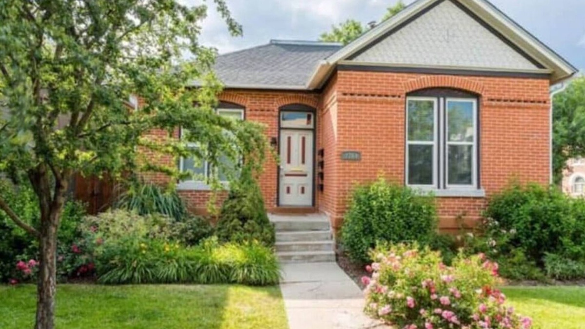 Curtis Park Apartment | Studio apartment in 1886 schoolhouse, near RiNo