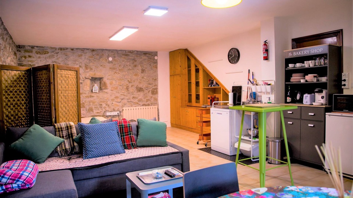Iurreta Apartment | Studio apartment in a Basque country house with views of the garden.