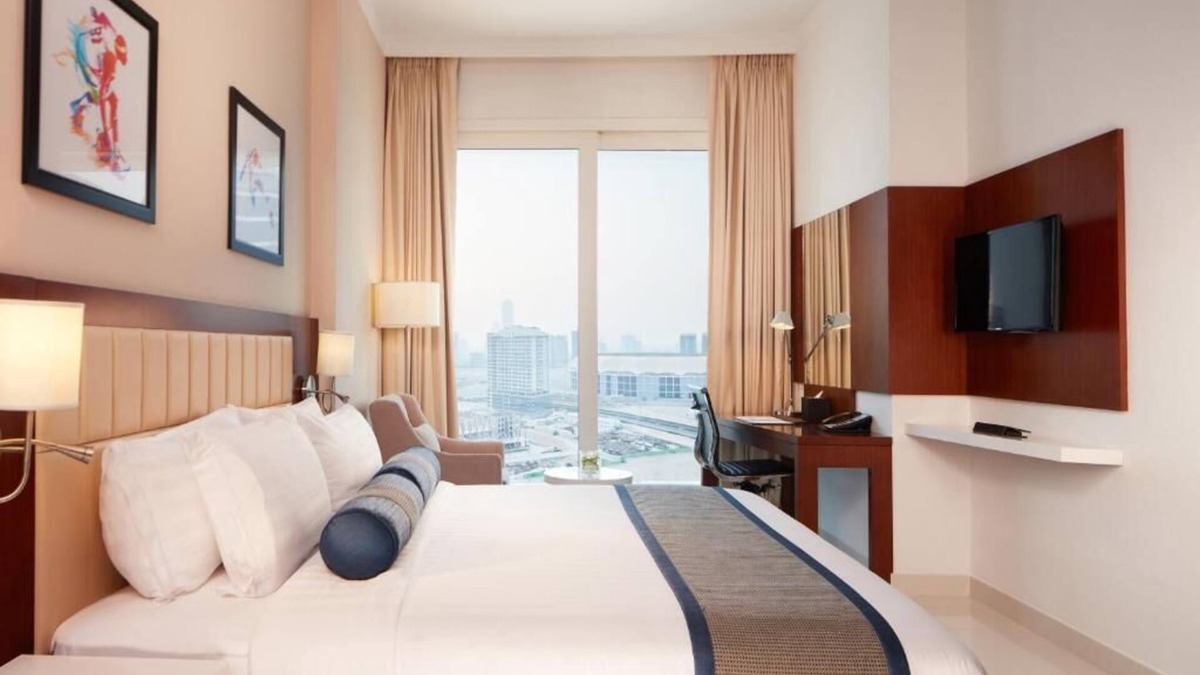Dubai Sports City Apartment | Studio Apartment In Sports City By Luxury Bookings