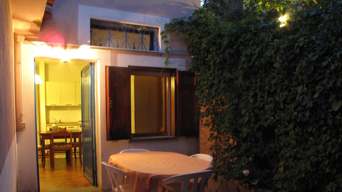 Sas Linnas Siccas Apartment | Studio apartment in villa