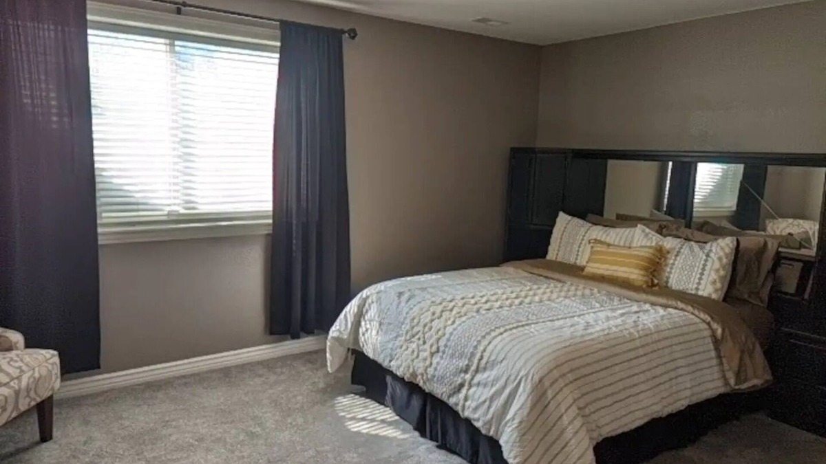 Idaho Falls House | Studio apartment in walk out basement with amazing city view!