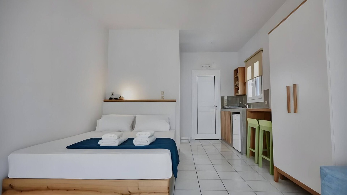 Gavrio Apartment | Studio Apartment 'Irene 8 Superior Triple 1' with Sea View, Wi-Fi and Air Conditioning