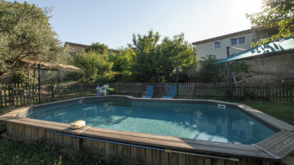 Salazac Apartment | Studio Apartment 'Le Chant Des Tongs' Surrounded by Nature with Wi-Fi and Air Conditioning