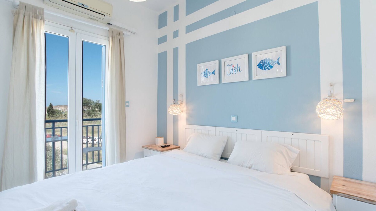 Paros Apartment | Studio Apartment 'Livadia Seaside Studios 12' with Shared Terrace, Wi-Fi and Air Conditioning