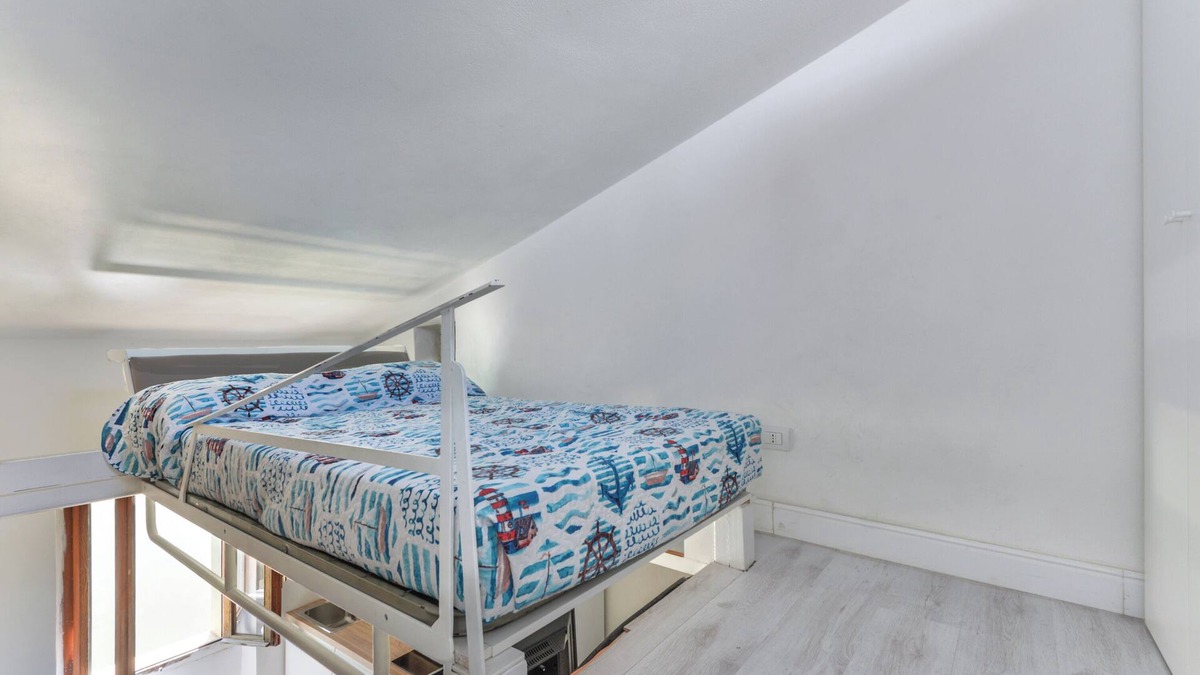 Rio Marina Apartment | Studio Apartment 'Loft Maestrale' with Wi-Fi and Air Conditioning