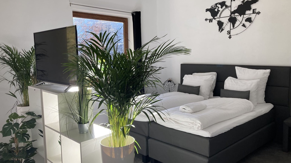 Feld am See Apartment | Studio Apartment mit Balkon, am See mit Privat Badestrand. Haustierfreundlich!