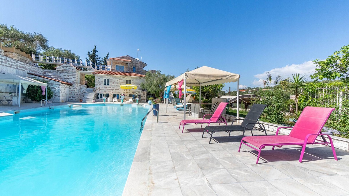Katsimatika Apartment | Studio Apartment 'Paco's Resort Standard 3' with Mountain View, Wi-Fi and Air Conditioning