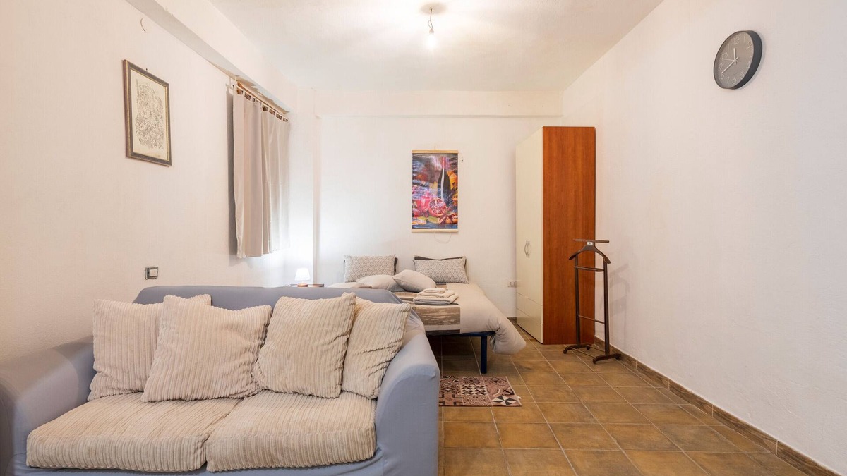 Jerzu Apartment | Studio Apartment 'Peter's Home' with Wi-Fi and Air Conditioning