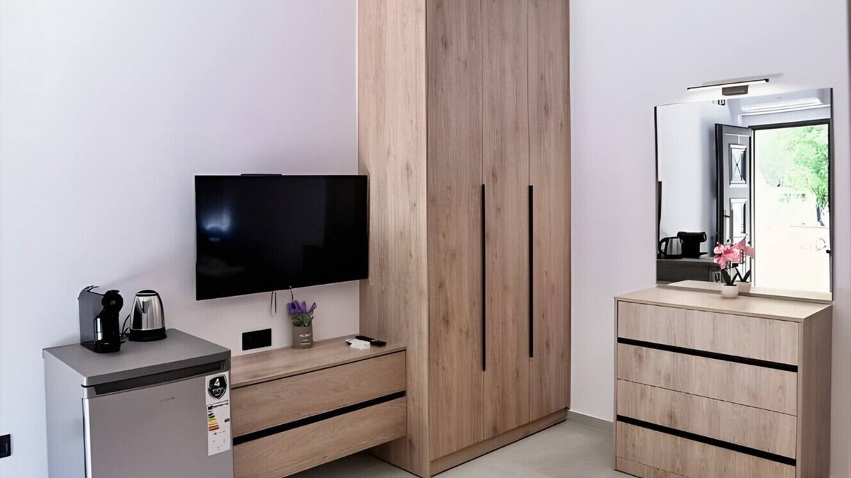 Vlicho Apartment | Studio Apartment 'Sokol Stone House 4' with Mountain View, Wi-Fi and Air Conditioning