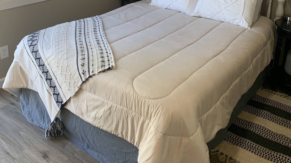 Ulm Apartment | Studio apartment with kitchen, washer & tv just outside Great Falls MT in Ulm.