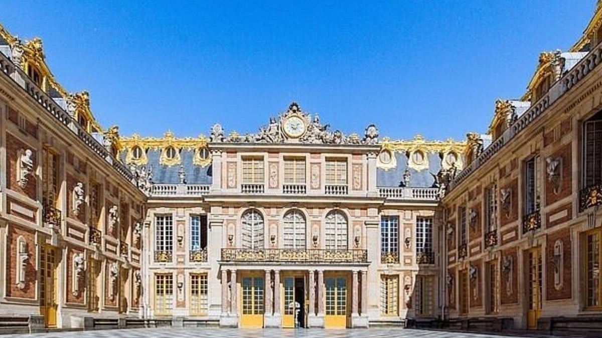 20th Arrondissement Apartment | Studio Apartment with Aircon in Gambetta Paris