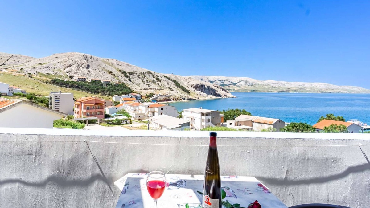 Metajna Apartment | Studio-Apartment with sea view, free parking, safe, Netflix