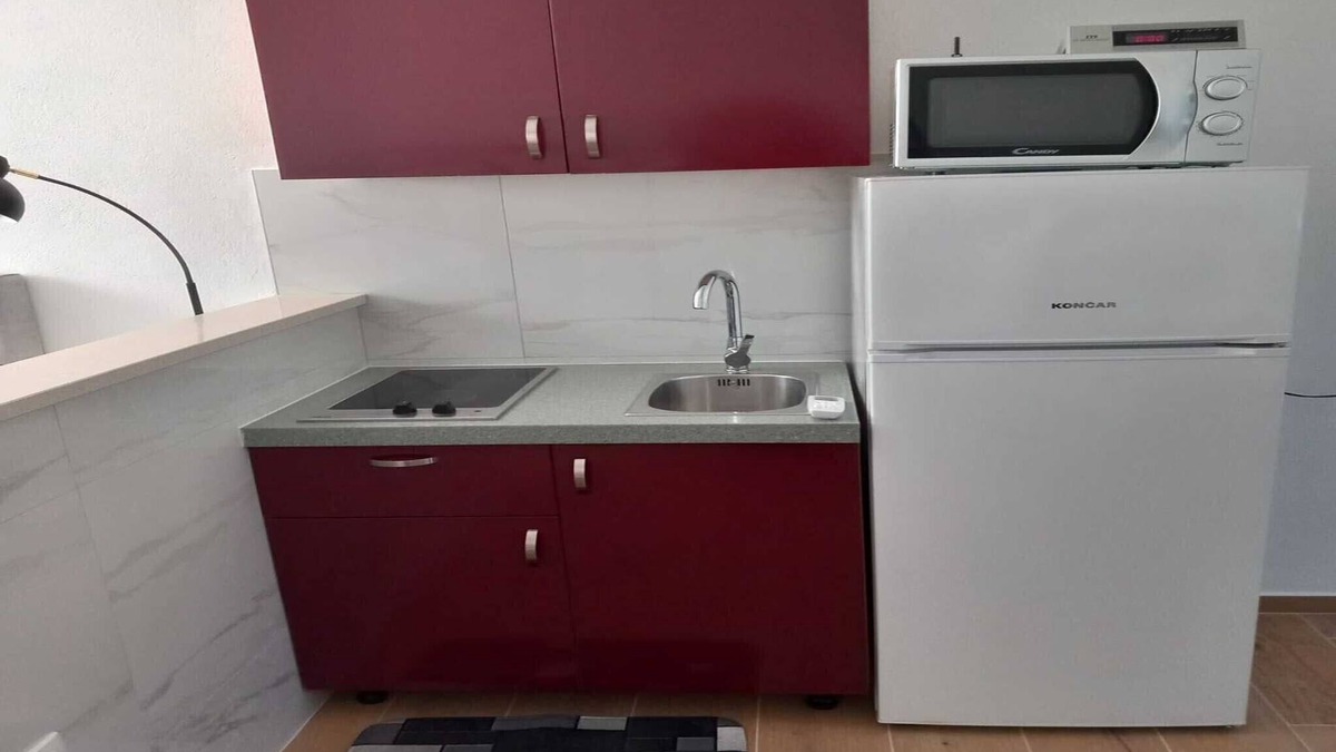 Pucisca Apartment | Studio Apartment with Terrace(A5) (ST)