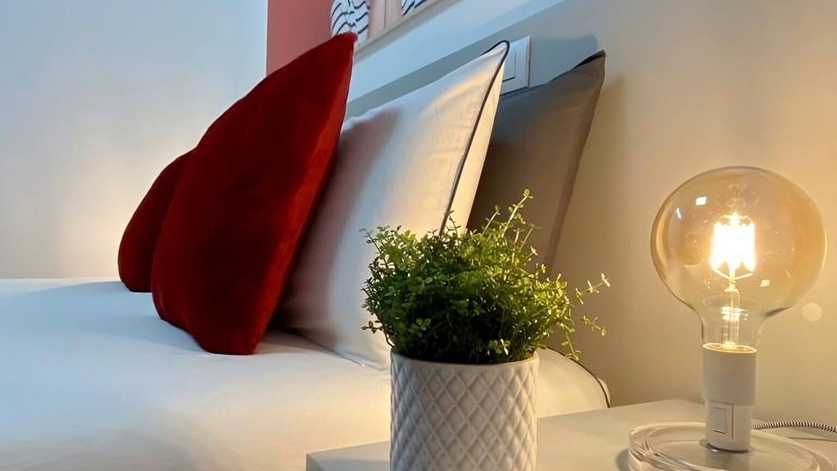 Municipio 2 House | Studio apartment with parking Polyclinic area.