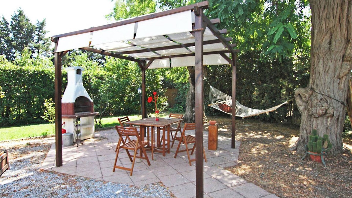 Campiglia Marittima Apartment | Studio 'Appartamento Stelle' with Shared Pool, Shared Garden and Wi-Fi