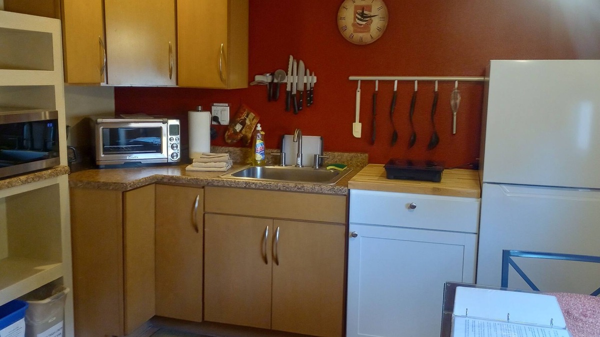 Rural-Geneva Apartment | Studio Apt in Tempe. Students/Traveling nurses. Sleeps 2.