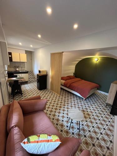 Gemenos Apartment | Studio au cœur du village