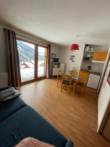 Orelle Apartment | Studio avec coin montagne 4 personnes Orelle 3 Vallées - Spa & Piscine - Apt 004