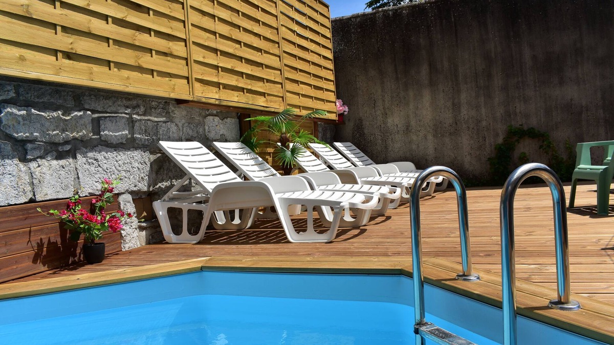 Ruoms Apartment | Studio Avec Piscine 10 min à Pied de la Rivière et 5 min du Centre