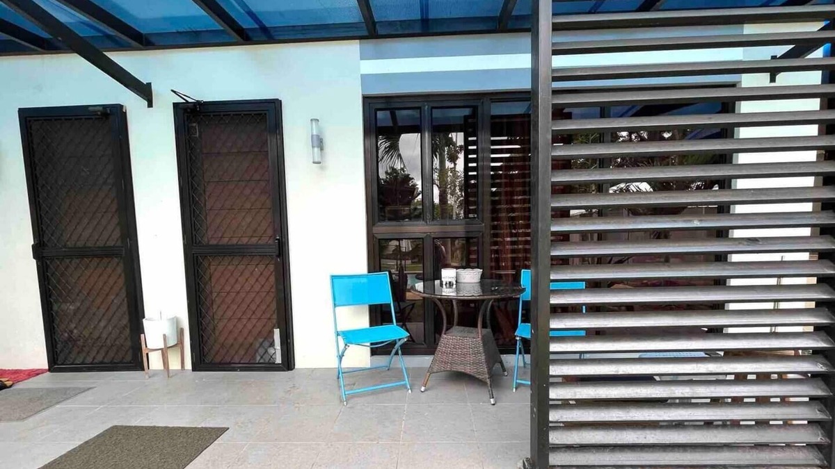 Dauis Apartment | Studio B, Loft (M&K’s Guest House)