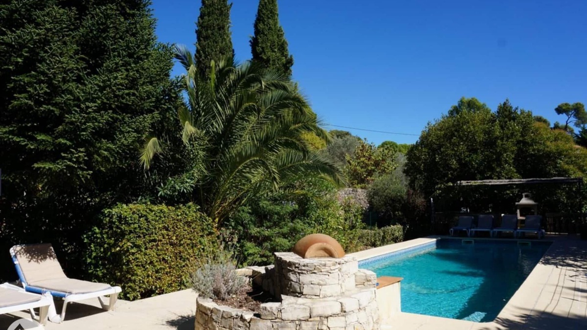 Draguignan Apartment | Studio Bali, between sea and nature