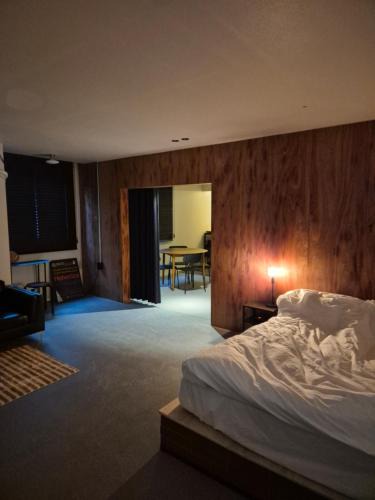Busanjin Apartment | STUDIO BIS Licensed jeonpo Cafe street King beds 3-min subway