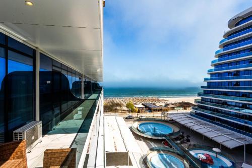Mamaia-Sat Apartment | Studio Bora Bora White Titanic