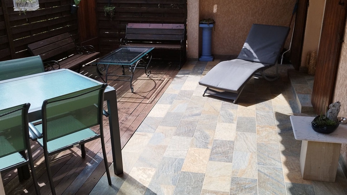 Brouzet-les-Ales Apartment | Studio Bouquet