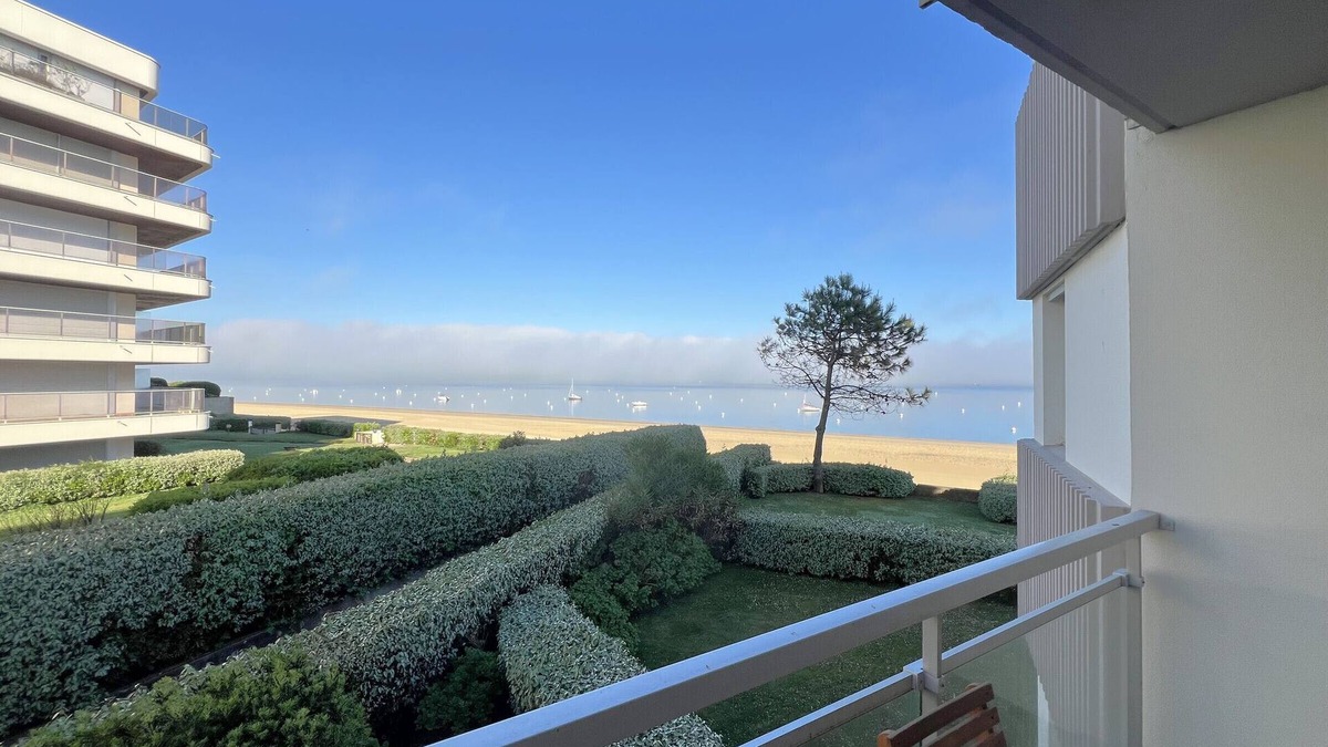 Cote Landaise Apartment | Studio cabin for 4 by the beach with parking in Arcachon