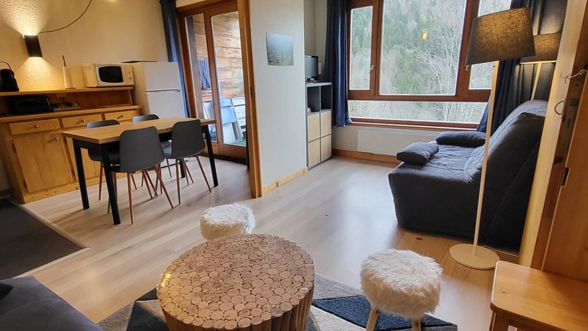 Saint-Jean-dʼAulps Apartment | Studio cabin at the foot of the slopes with private pool and parking in Saint-Jean-d'Aulps