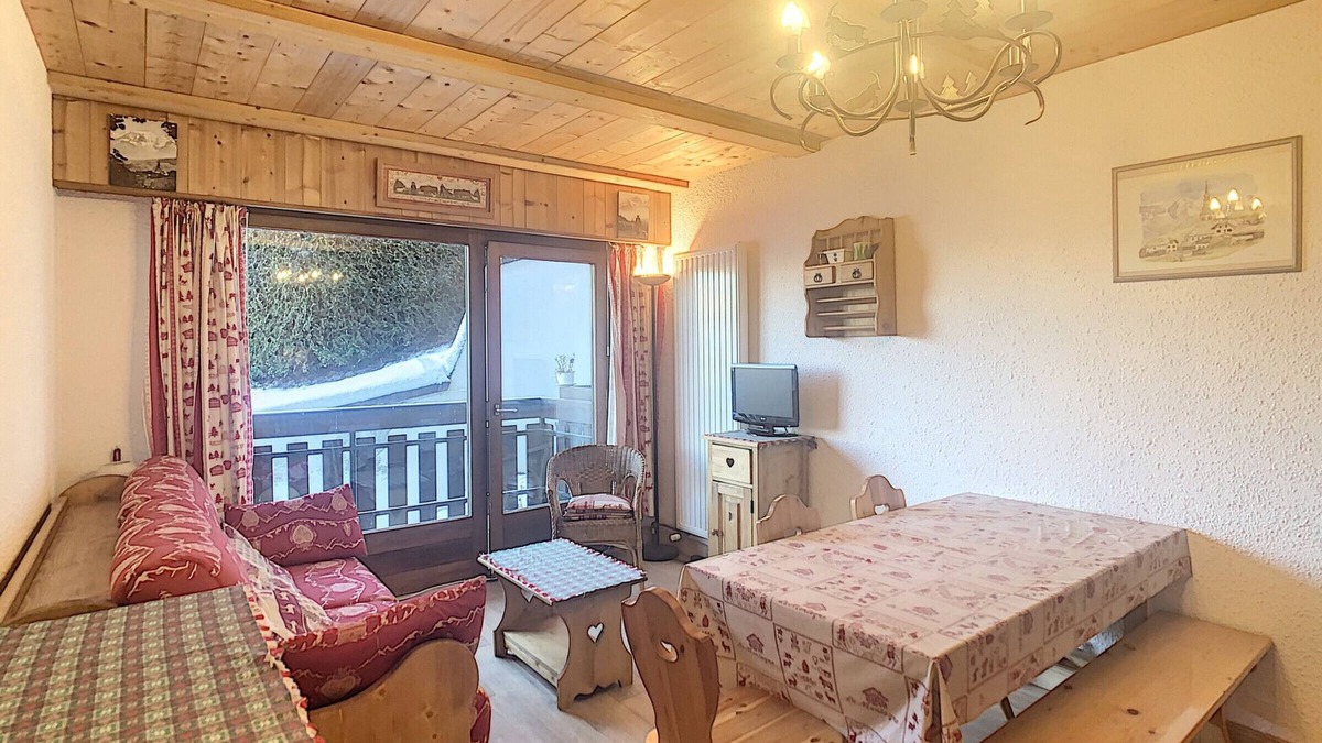 Combloux Apartment | Studio cabine au pied des pistes avec balcon et équipements complets – 3,5 Km de Combloux