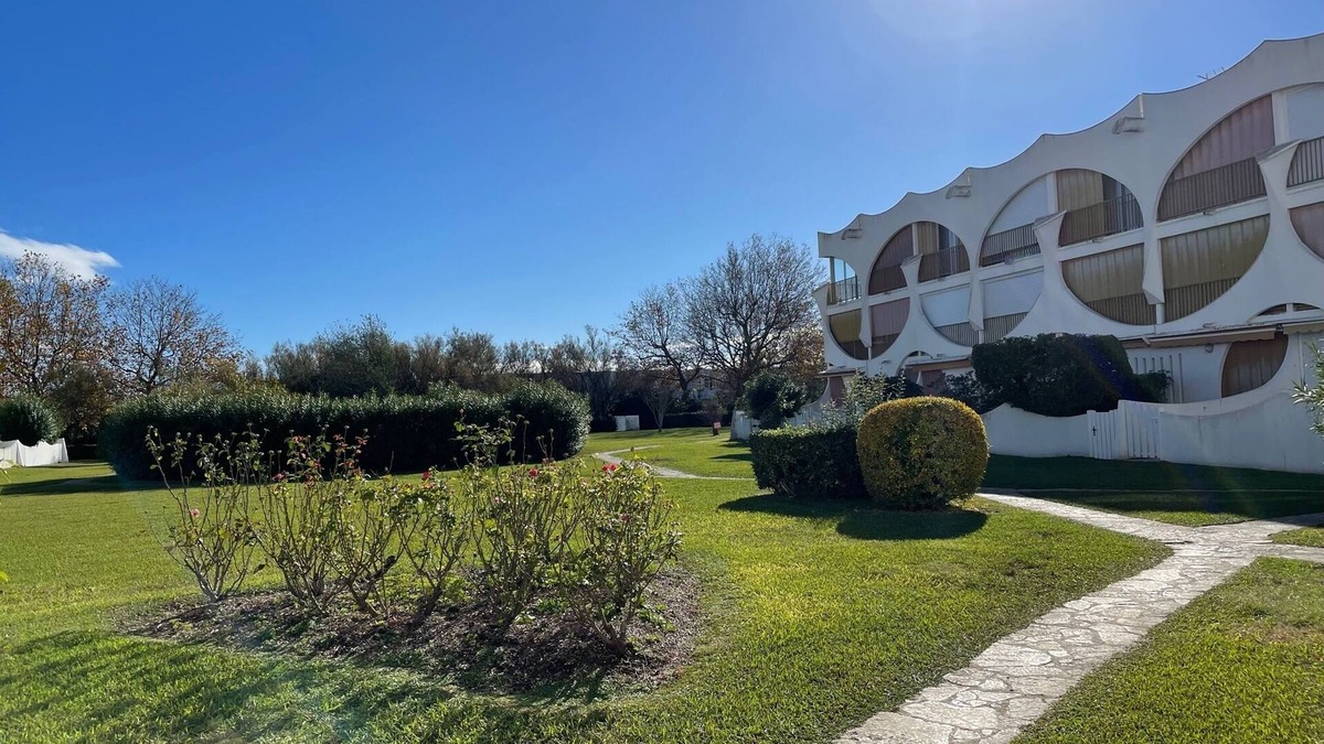 La Grande-Motte Apartment | Studio Calme Proche Mer, Excellent Emplacement
