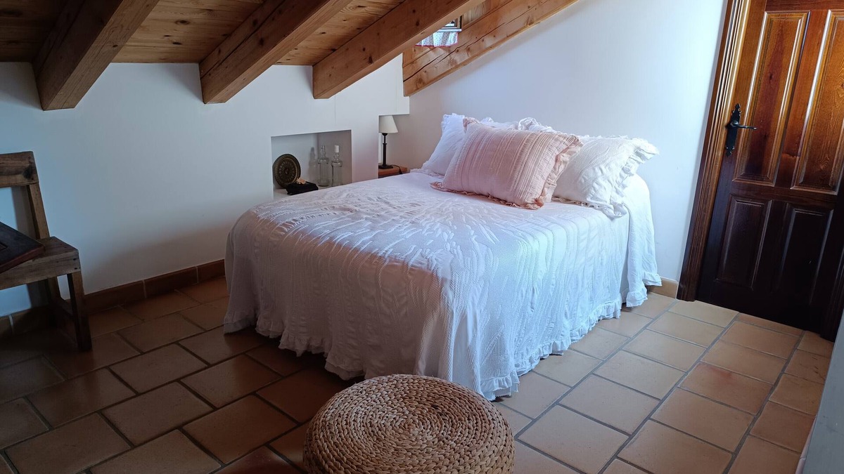 Consuegra Apartment | Studio 'Campanario' with Shared Terrace, Wi-Fi and Air Conditioning