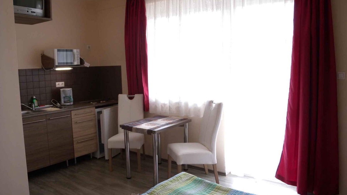 Balatonfoldvar Apartment | Studio child-friendly with internet and barbecue facilities
