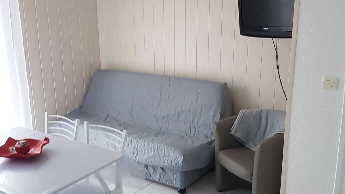 Narbonne-Plage Apartment | studio cicadas150m from the seafront comfortably shops at your feet